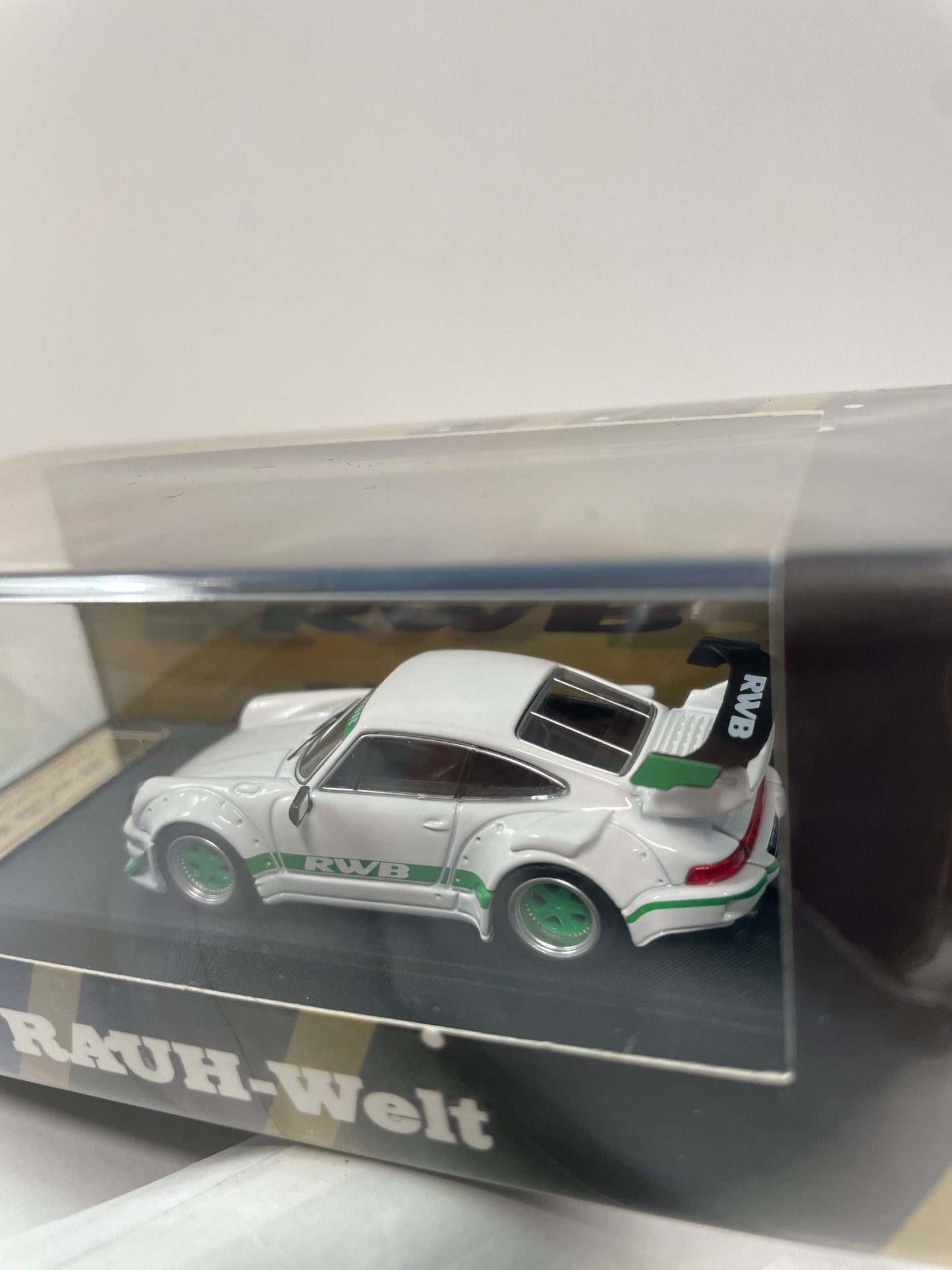 Star Model 1/64 Porsche RWB 964 White w/ Green Rims