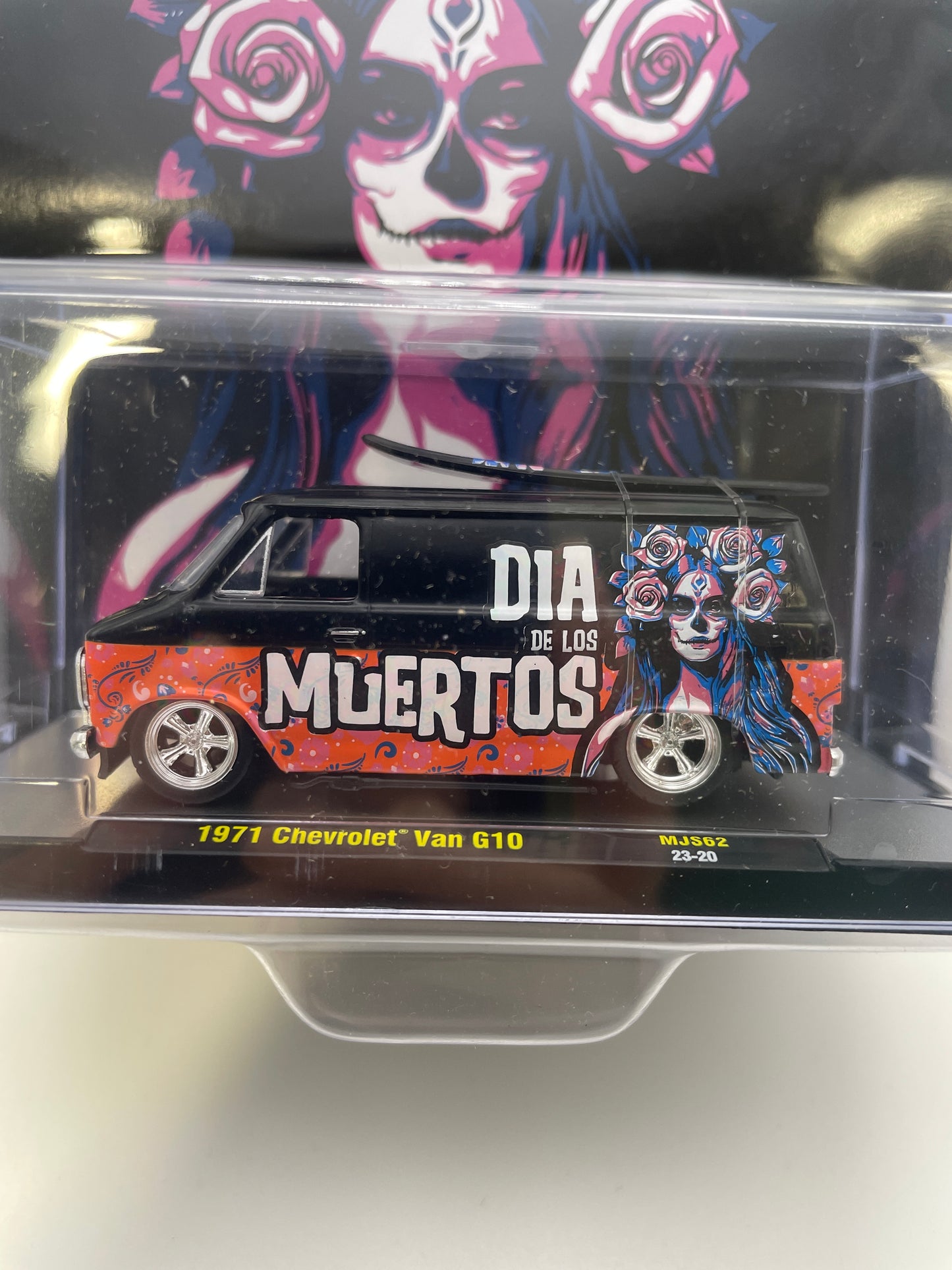 M2 Machines 1/64 Mijo Exclusives Dia De Los Muertos 1971 Chevrolet Van G10 Black