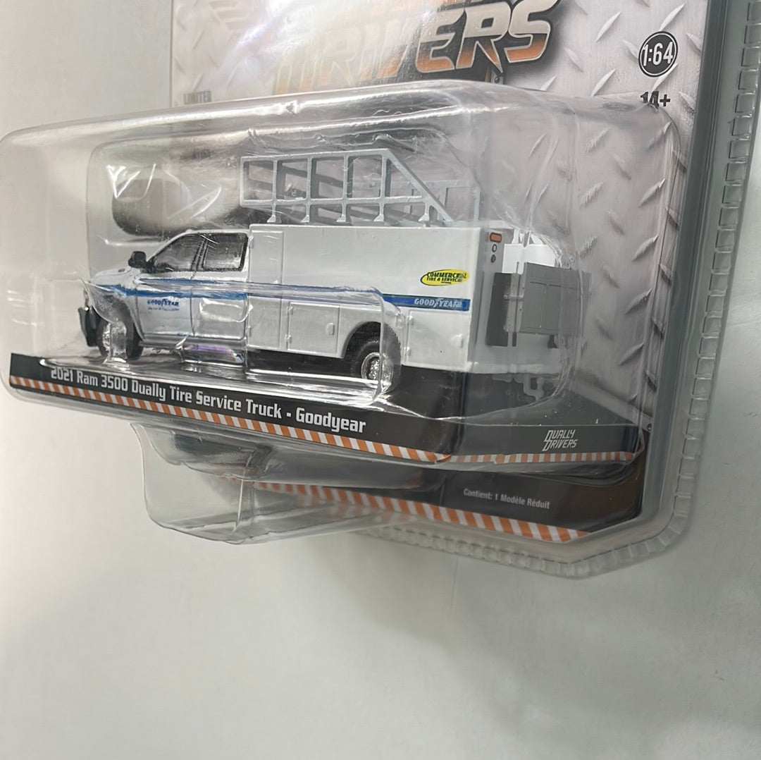 Greenlight 1/64 Dually Drivers 2021 Ram 3500 Dually Tire Service Truck - Goodyear White
