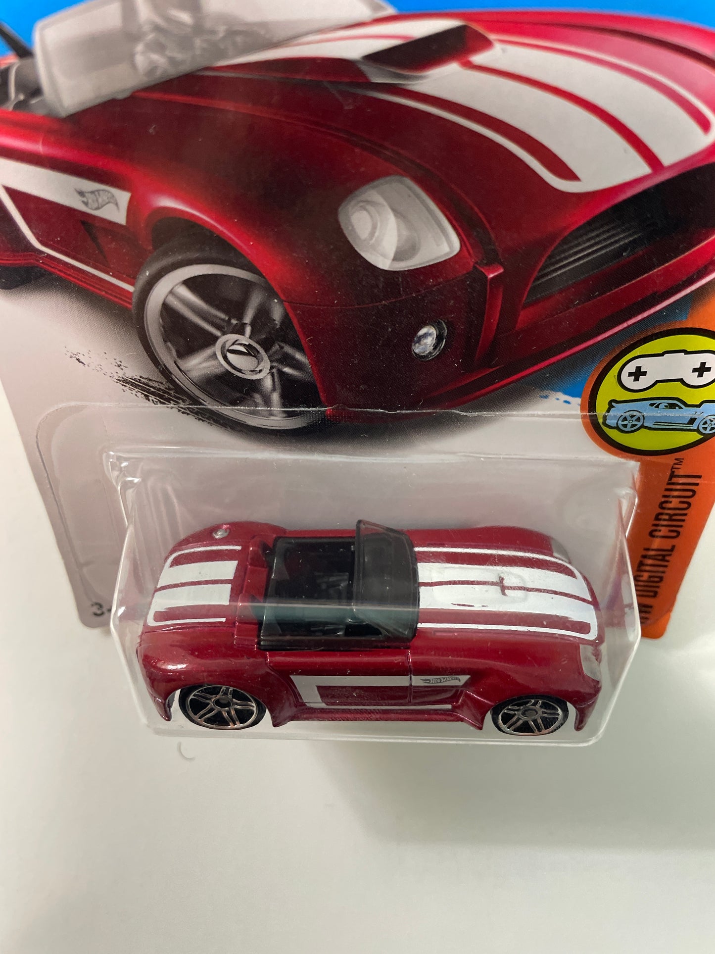 Hot Wheels 1/64 Ford Shelby Cobra Concept Red - Damaged Box