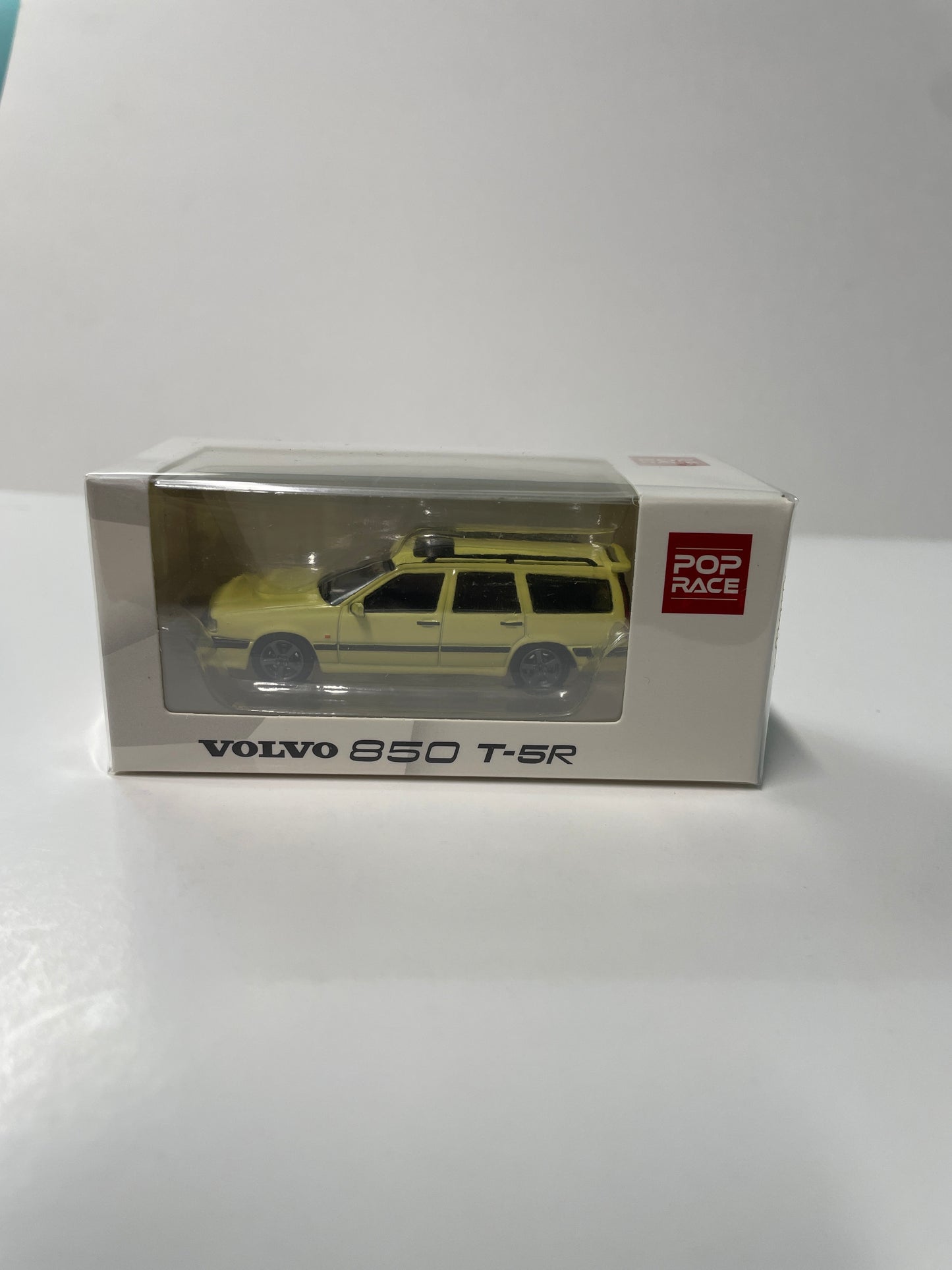 Pop Race 1/64 Volvo 850 T-5R Estate Cream Yellow