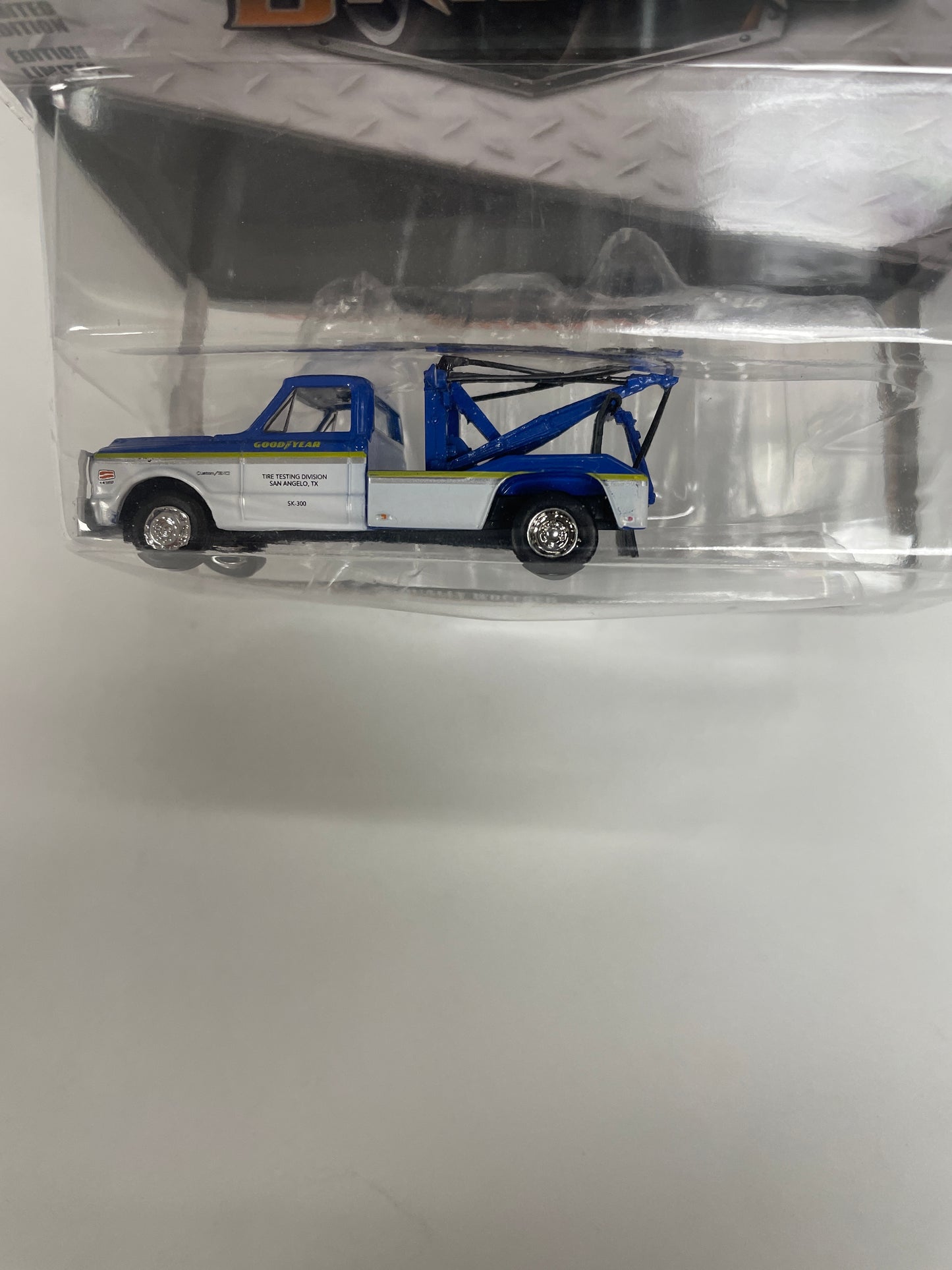 Greenlight 1/64 Dually Drivers 1972 Chevrolet C-30 Dually Wrecker - Goodyear Tire Testing Division Blue