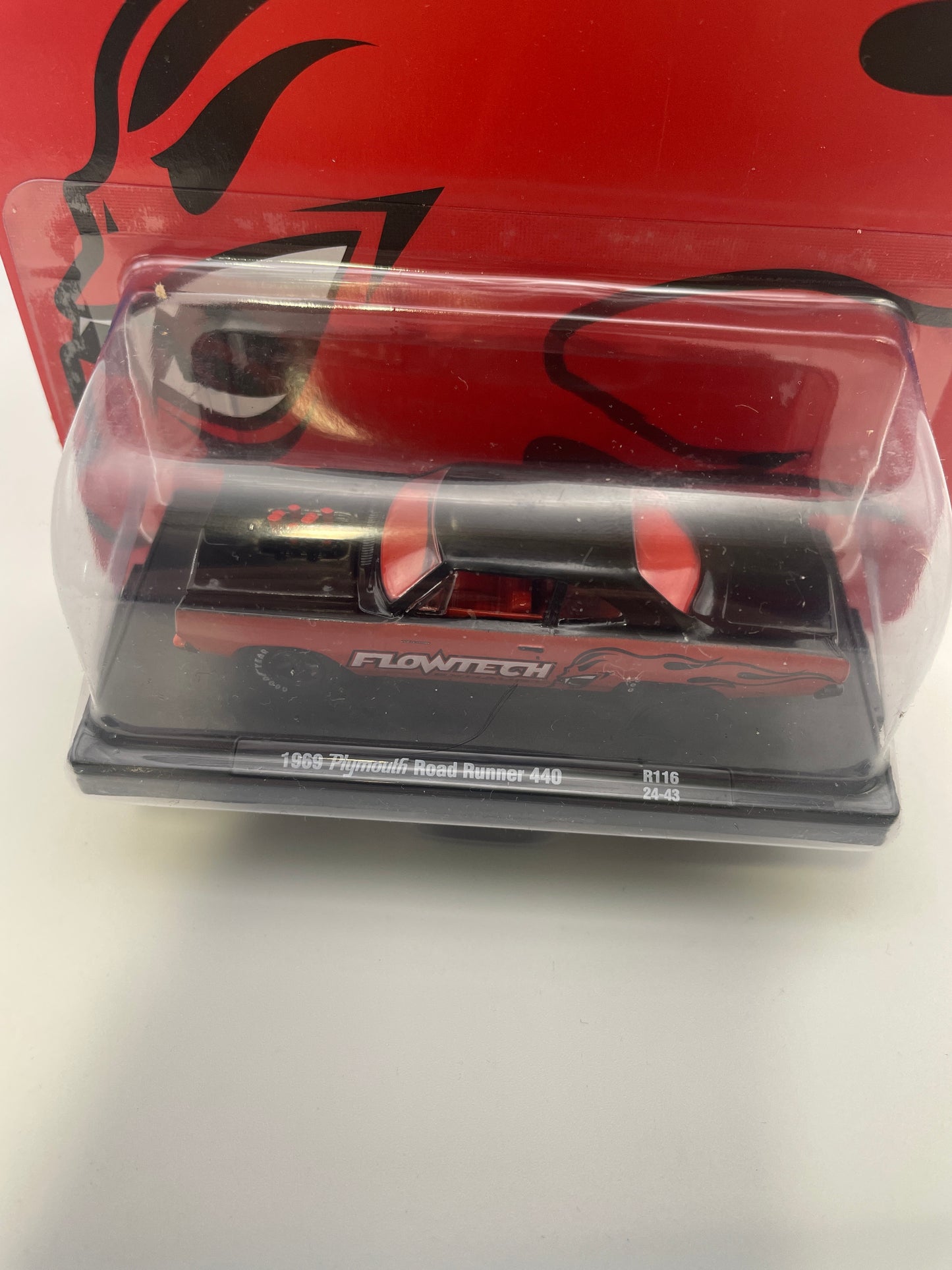 M2 Machines 1/64 Flowtech Exhaust 1969 Plymouth Road Runner 440 Orange