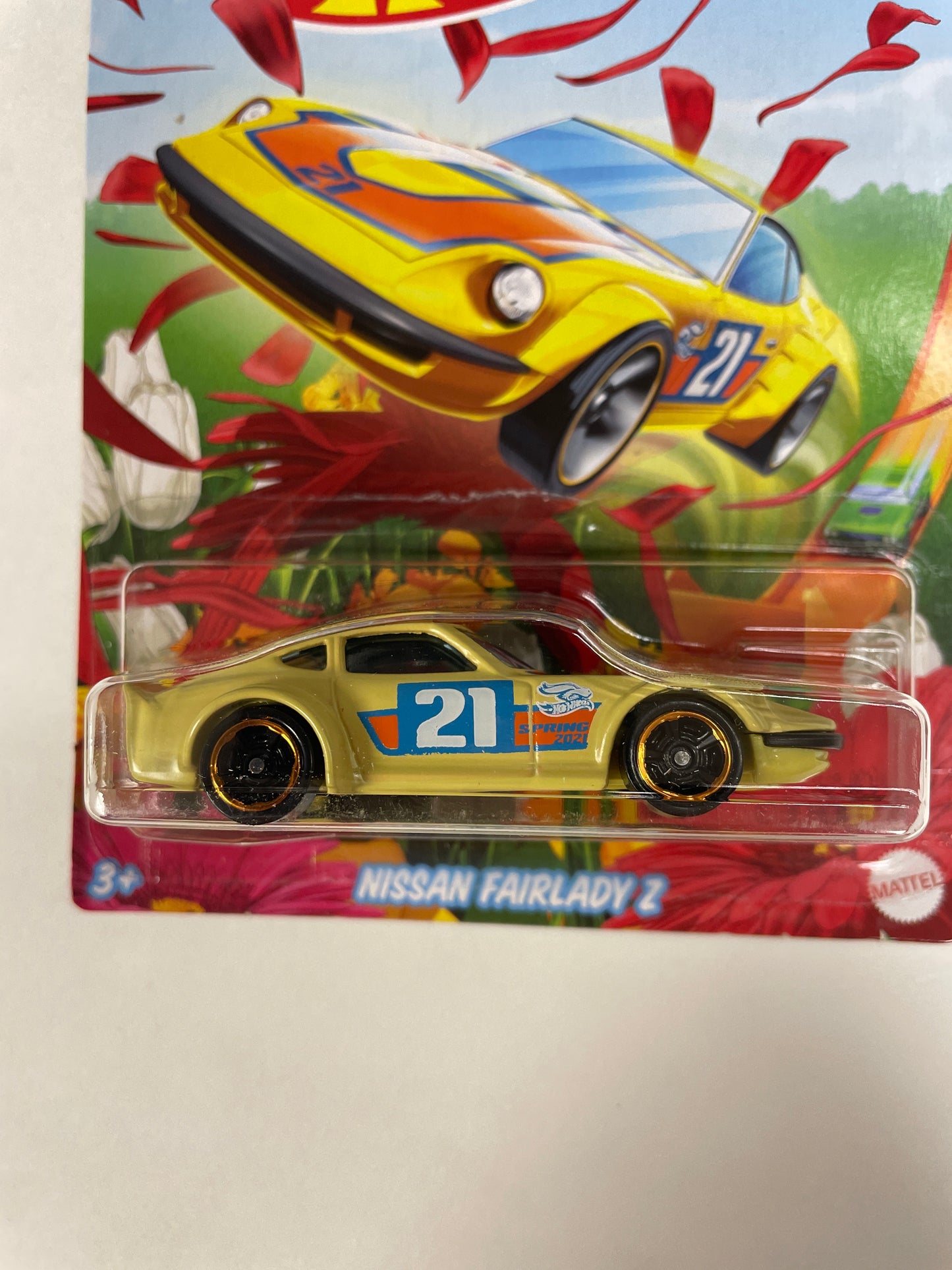 Hot Wheels 1/64 Spring Nissan Fairlady Z Yellow - Damaged Card