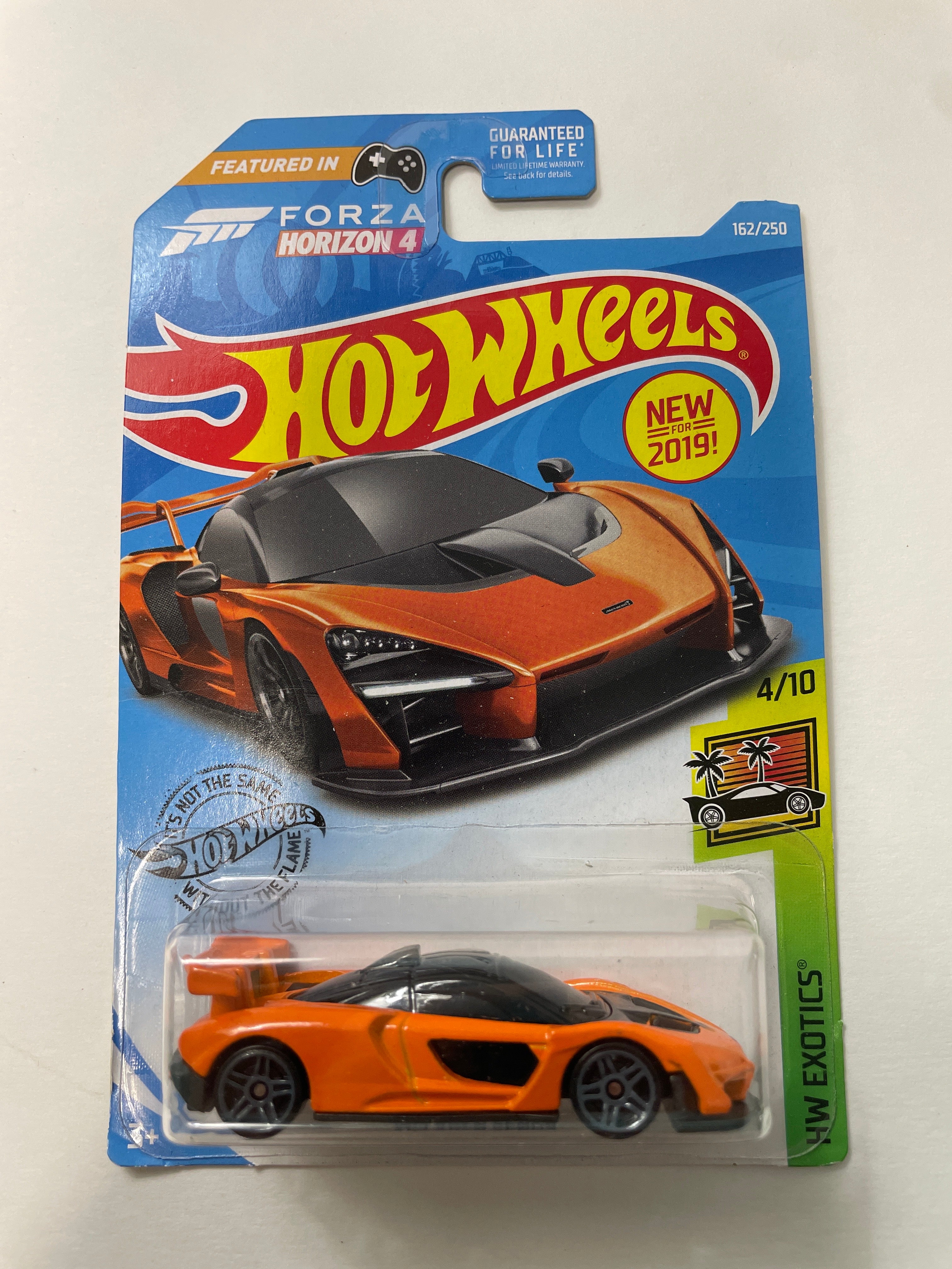 ミニカー Forza Horizon 4 1/64 McLaren Senna Hot Wheels 1/64 Forza Horizon 4 Mclaren Senna Orange - Damaged Box