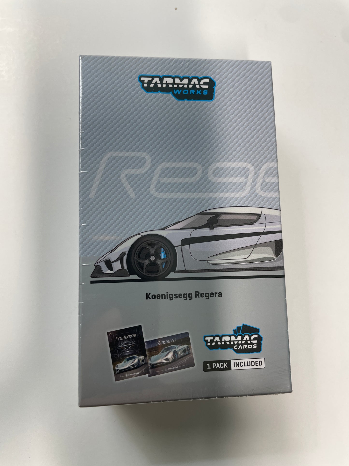 Tarmac Works 1/64 Koenigsegg Regera Silver Metallic / Blue Accents with Tarmac Cards Combo Set - GLOBAL64 - T64G-TL017-SL