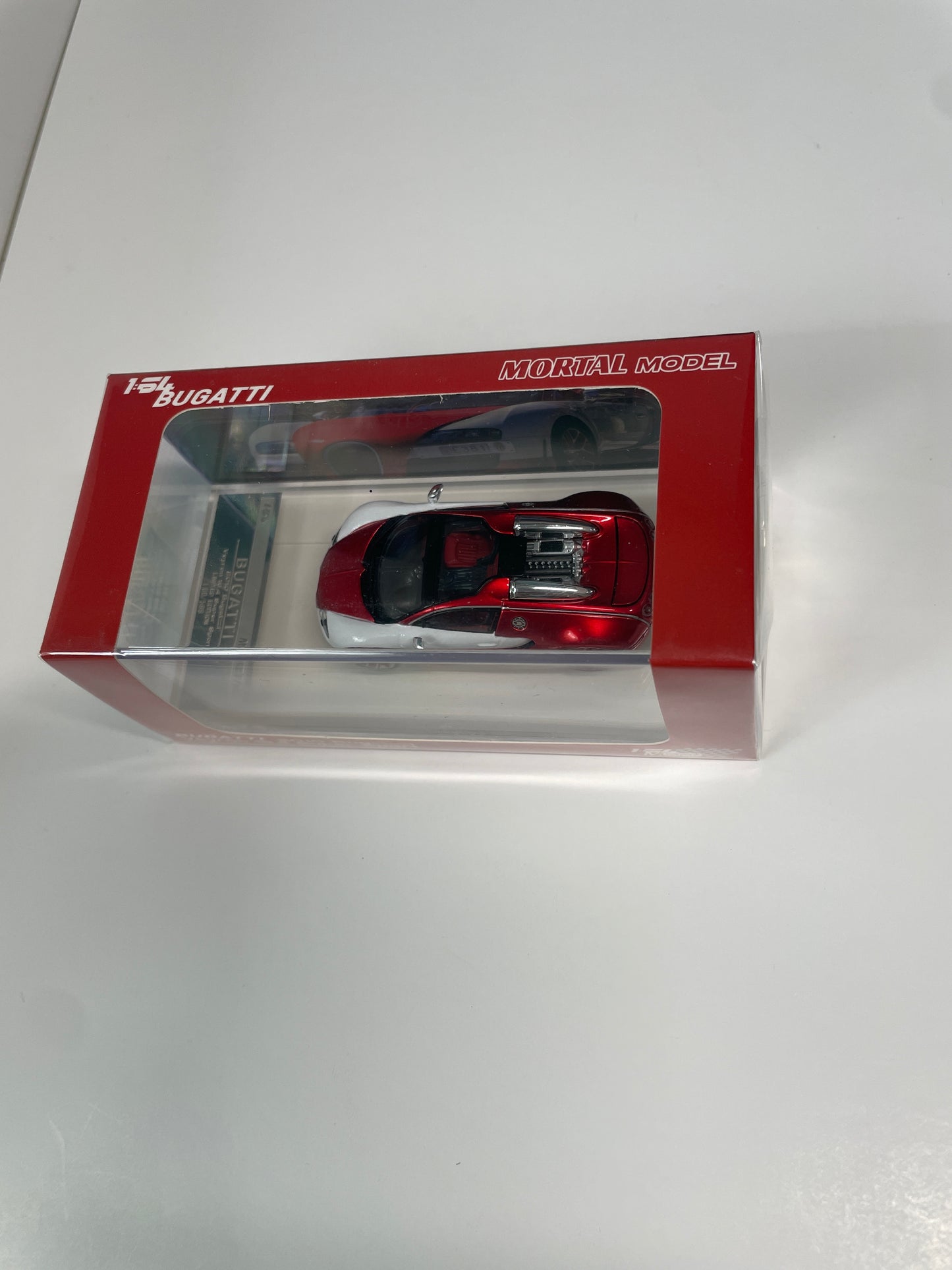 Mortal Model 1/64 2010 Bugatti Veyron 16.4 Super Sport Red & White