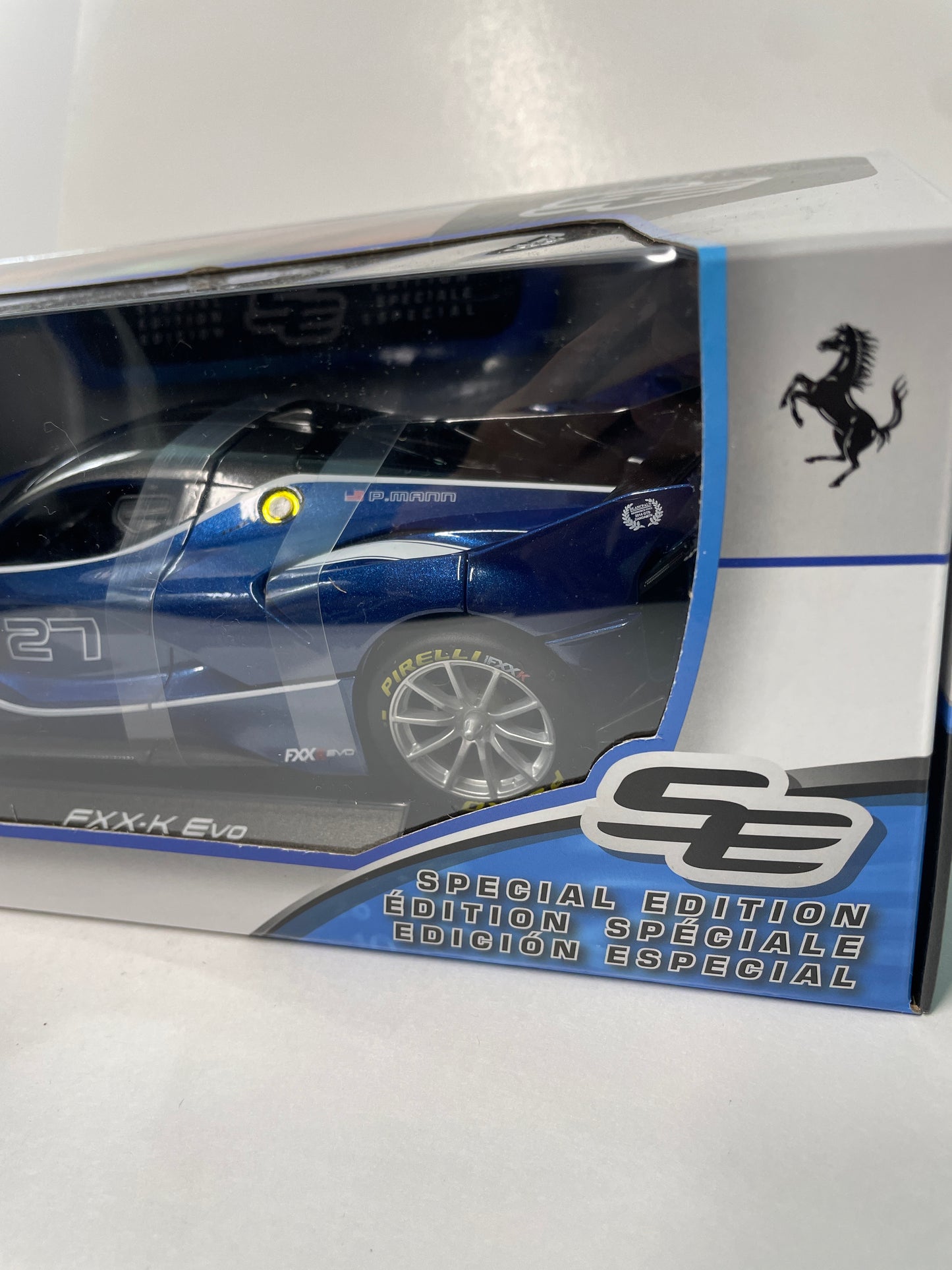 Maisto 1/18 Ferrari FXX-K Evo Blue & White