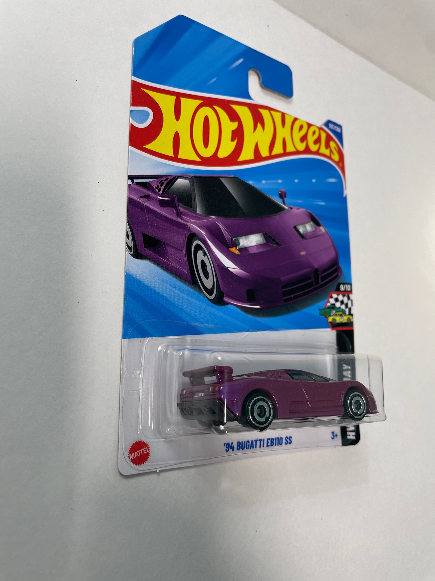 Hot Wheels 1/64 ‘94 Bugatti EB110 SS Purple