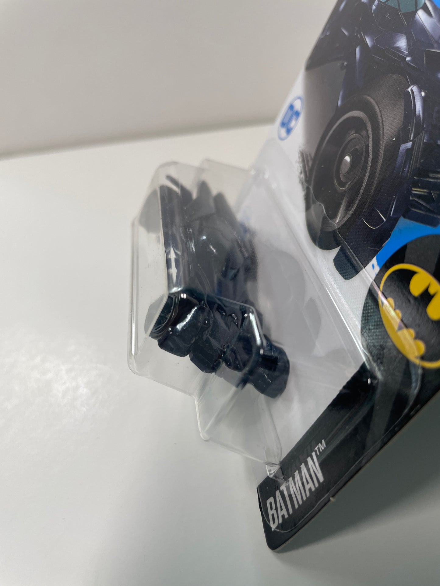 Hot Wheels 1/64 Batman v Superman Batmobile Blue