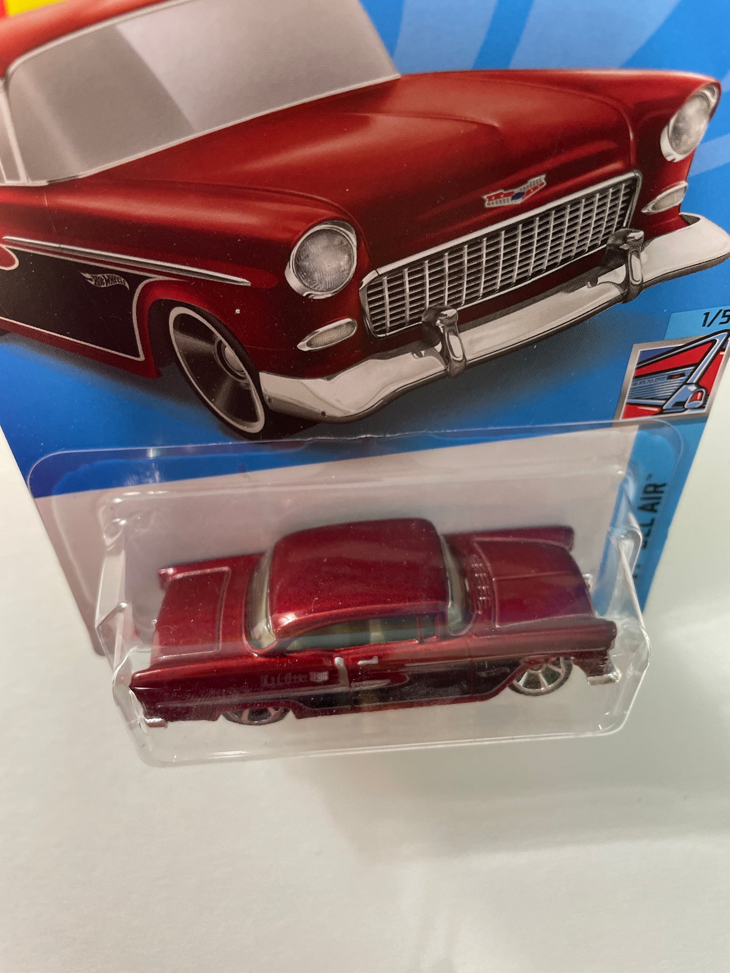 Hot Wheels 1/64 ‘55 Chevy Red - Damaged Box
