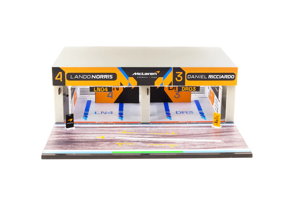 Tarmac Works 1/64  Pit Garage Diorama McLaren Formula 1 Team - PARTS64