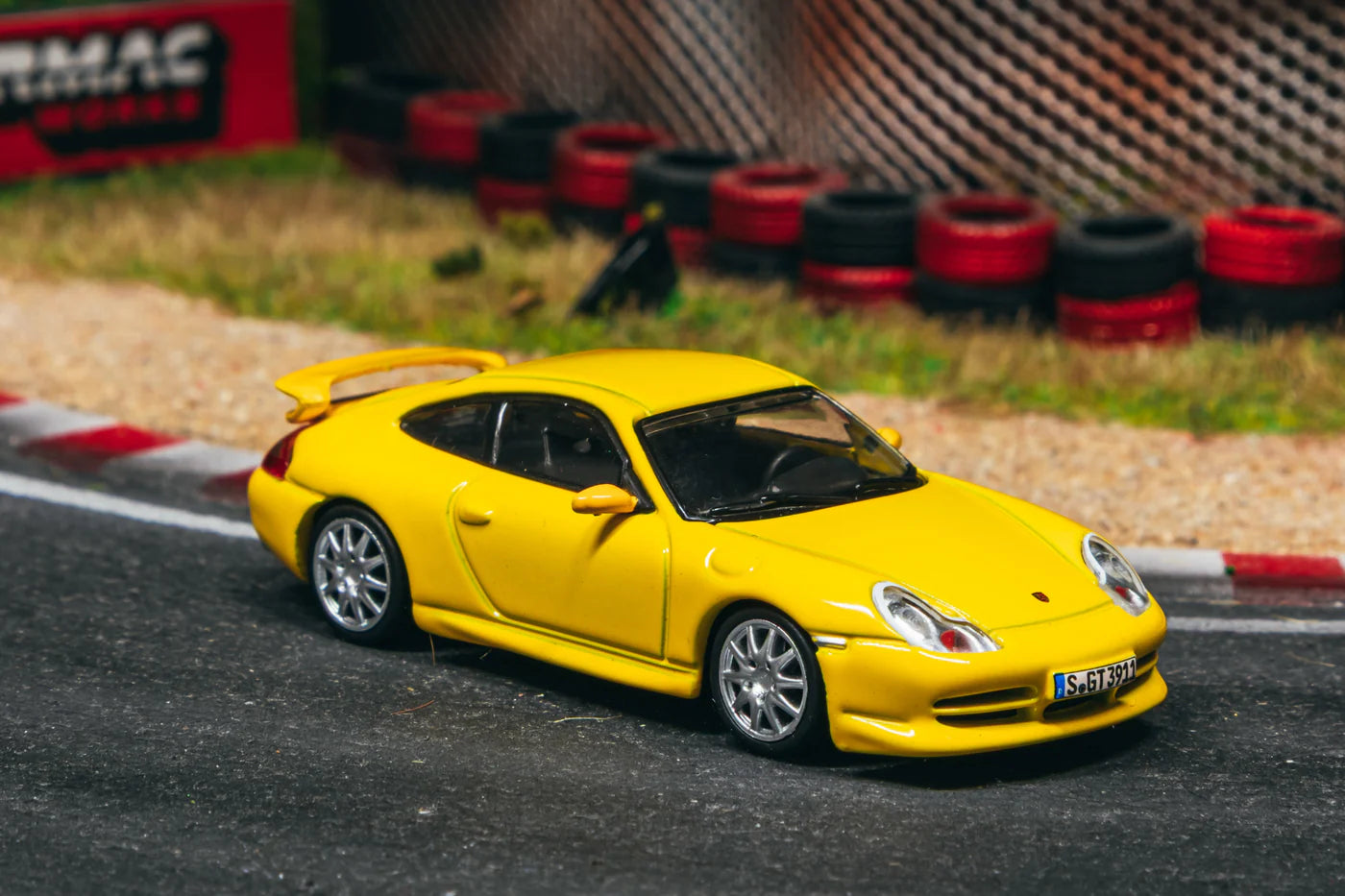 Tarmac Works x iXO Models 1/64 Porsche 911 GT3 (type 996) Yellow