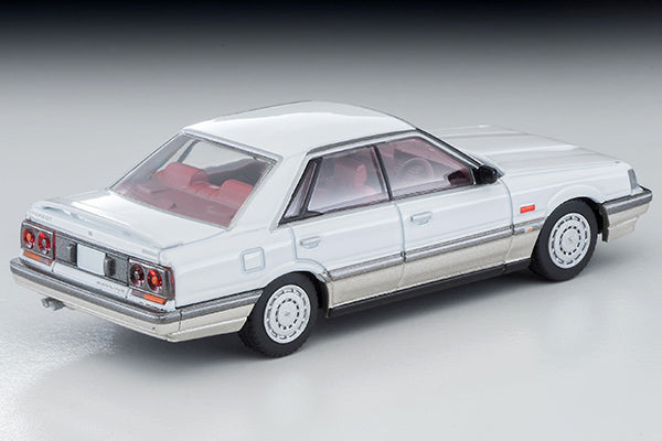 1/64 Tomica Limited Vintage Neo LV-N282a Nissan Skyline 4-door HT GT Passage Twin Cam 24V (White/Beige) 86