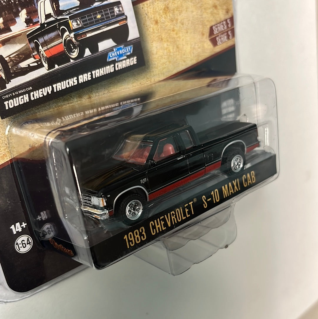 1/64 Greenlight Vintage Ad Cars 1983 Chevrolet S-10 Maxi Cab