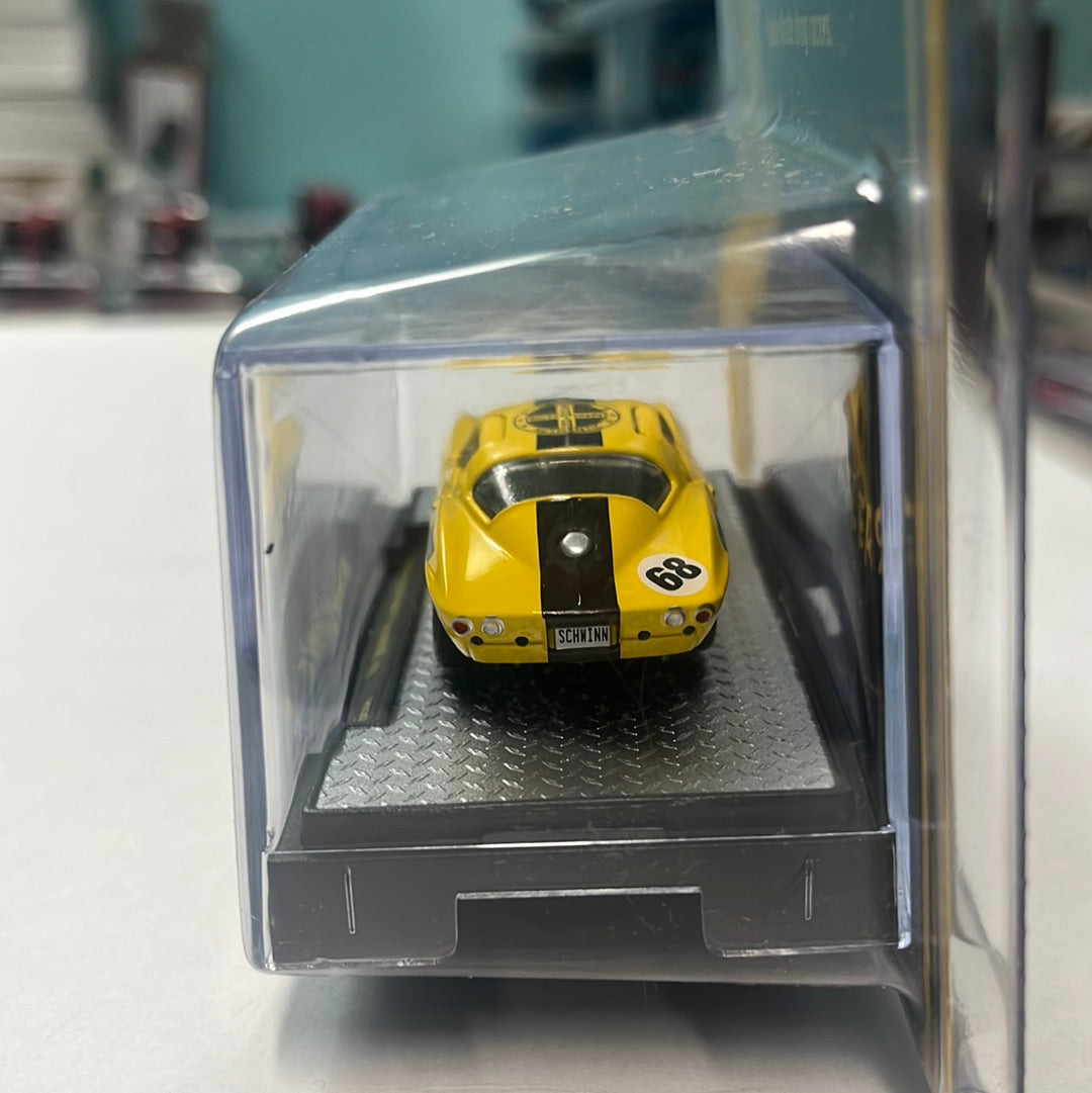 1/64 M2 Machines 1966 Chevrolet Corvette 427 “Lemon Peeler”