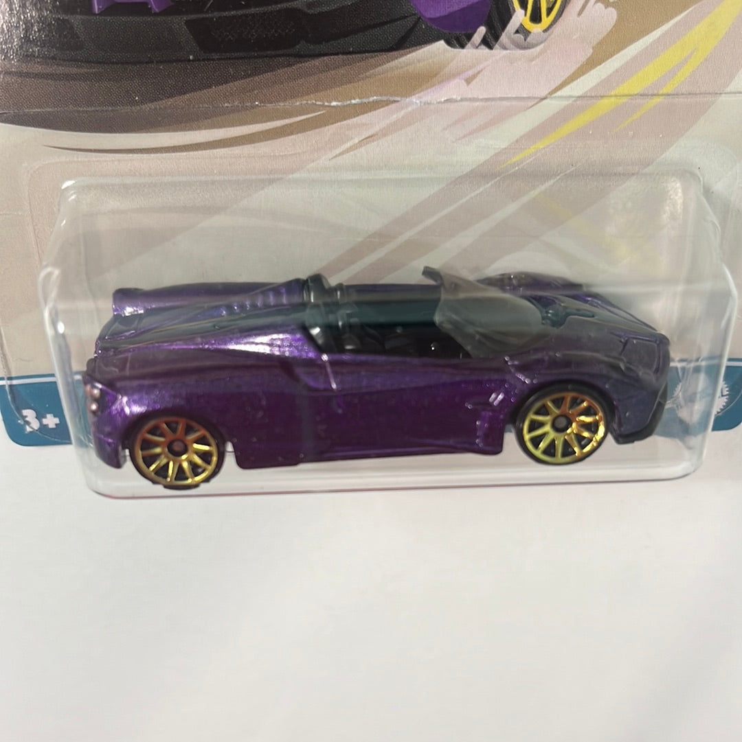 Hot Wheels 1/64 Convertibles ‘17 Pagani Huayra Roadster Purple