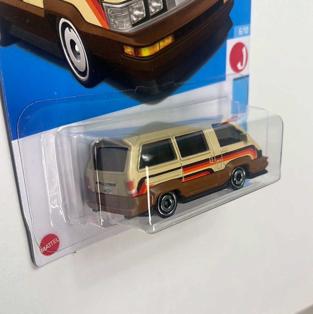 Hot Wheels 1986 Toyota Van Beige - Japan Card