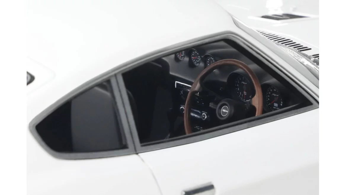 Otto Mobile 1/18 PANDEM Nissan Fairlady Z 2015 White - OT1167