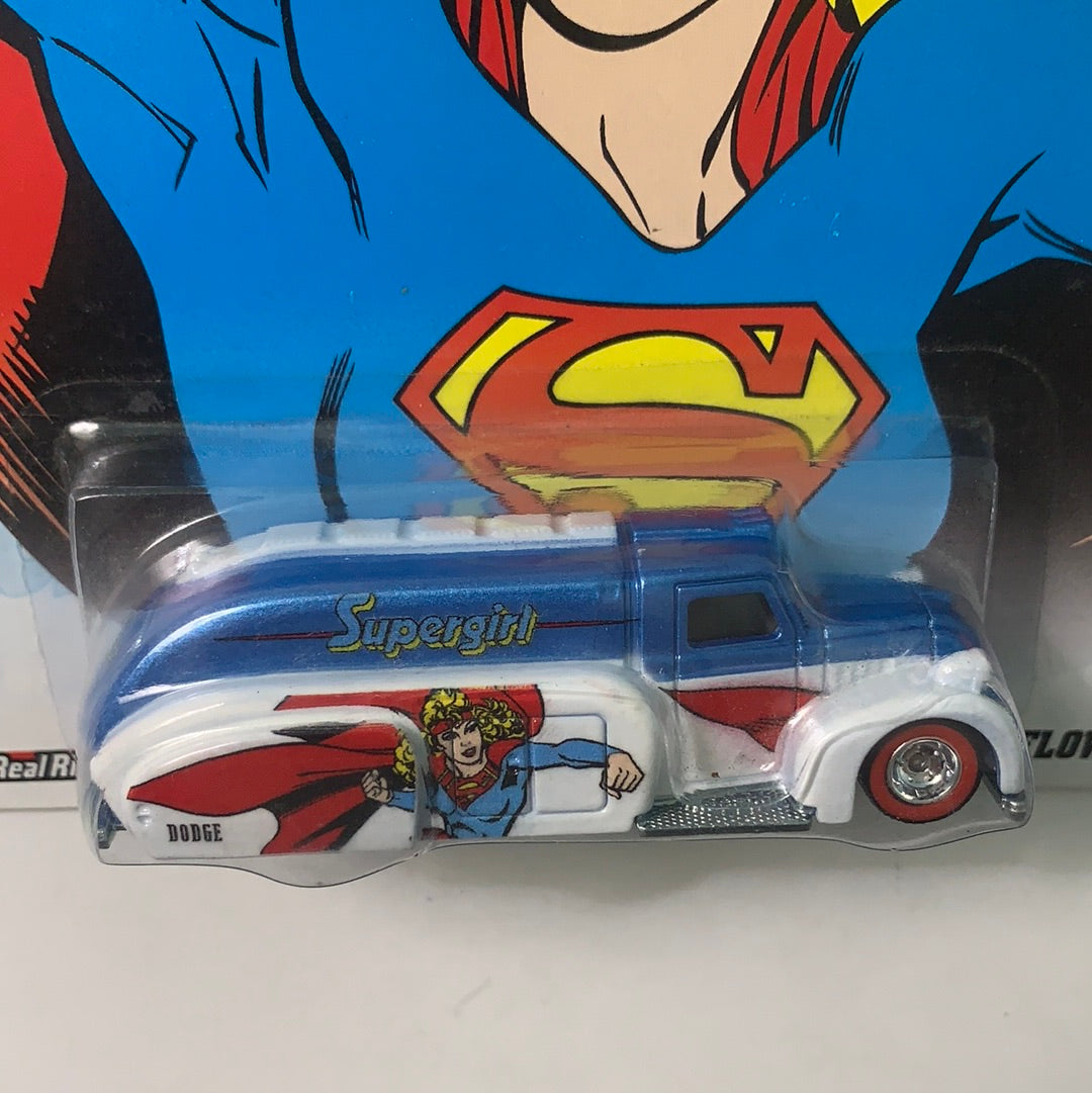 Hot Wheels Pop Culture DC Comics Supergirl ‘38 Dodge Airflow
