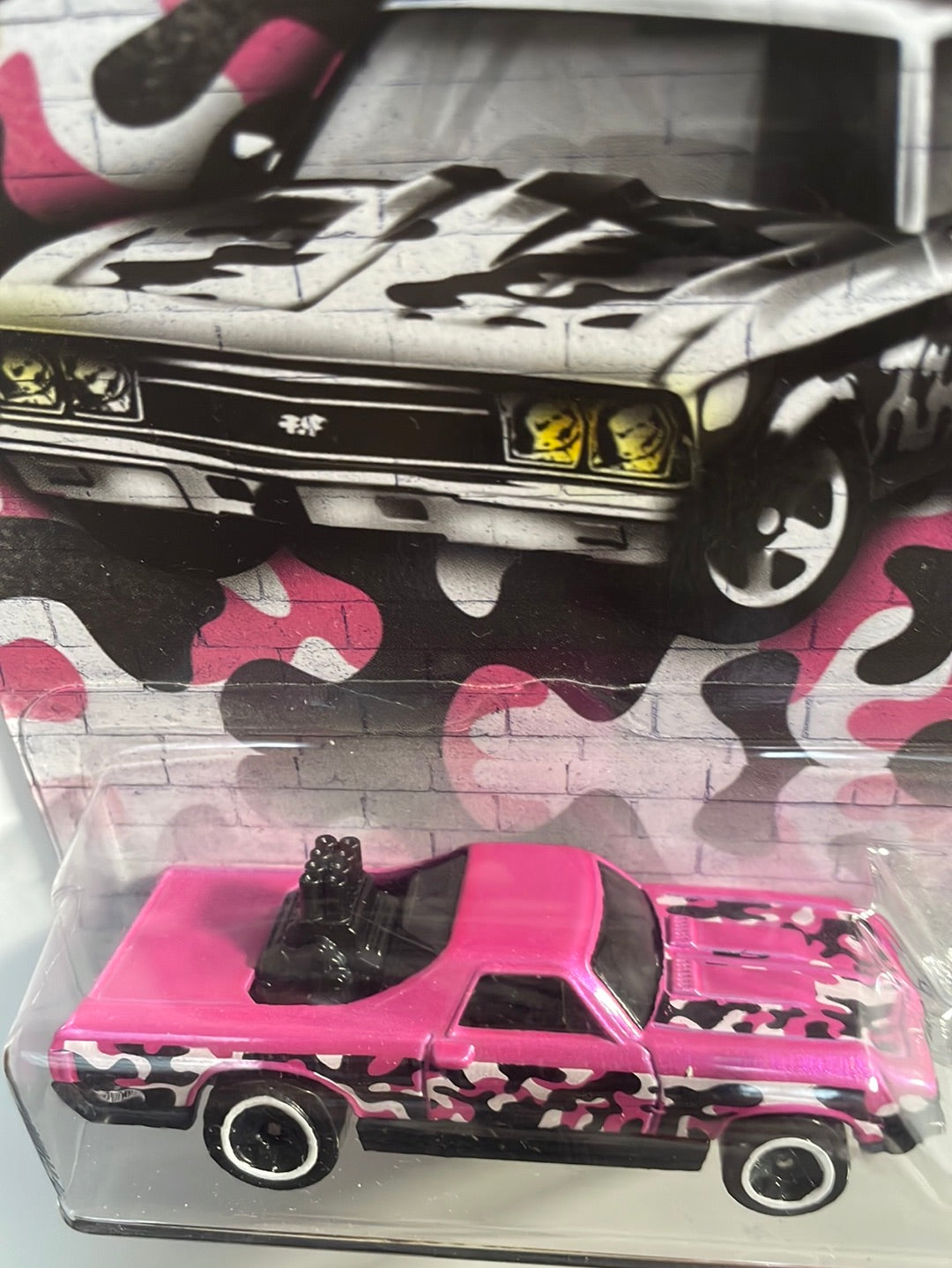 Hot Wheels 1/64 ‘68 Chevrolet El Camino Camo Series Pink - Damaged Box