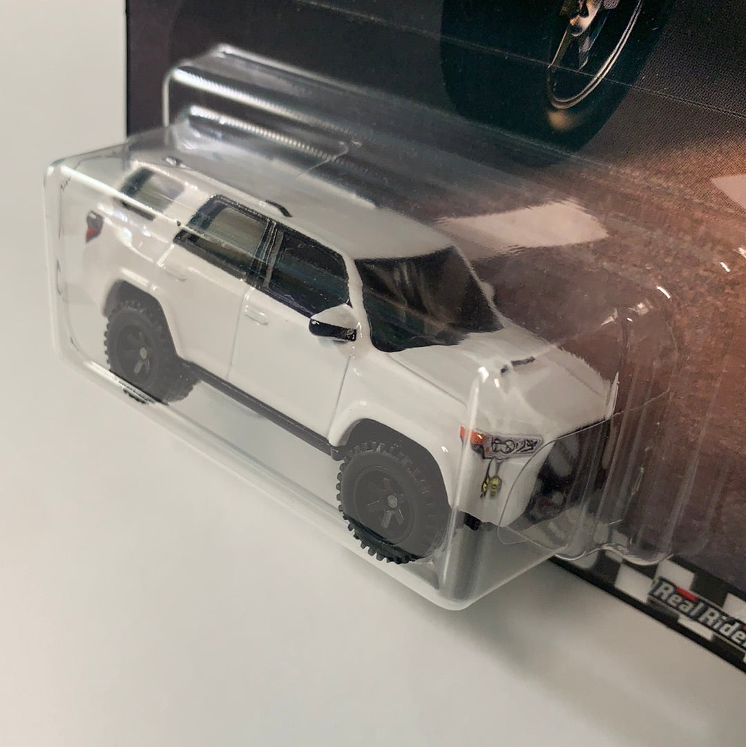 Hot Wheels 1/64 Boulevard Mix H ‘18 Toyota 4Runner White