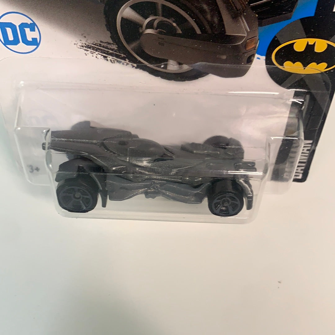 Hot Wheels 1/64 Batman V Superman Batmobile Grey