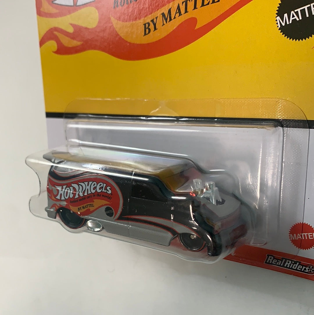 Hot Wheels 1/64 Pop Culture 1985 Chevy Astro Van Black