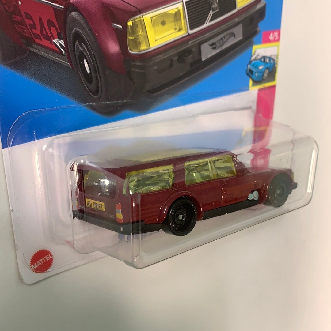 Hot Wheels 1/64 Volvo 240 Drift Wagon Red