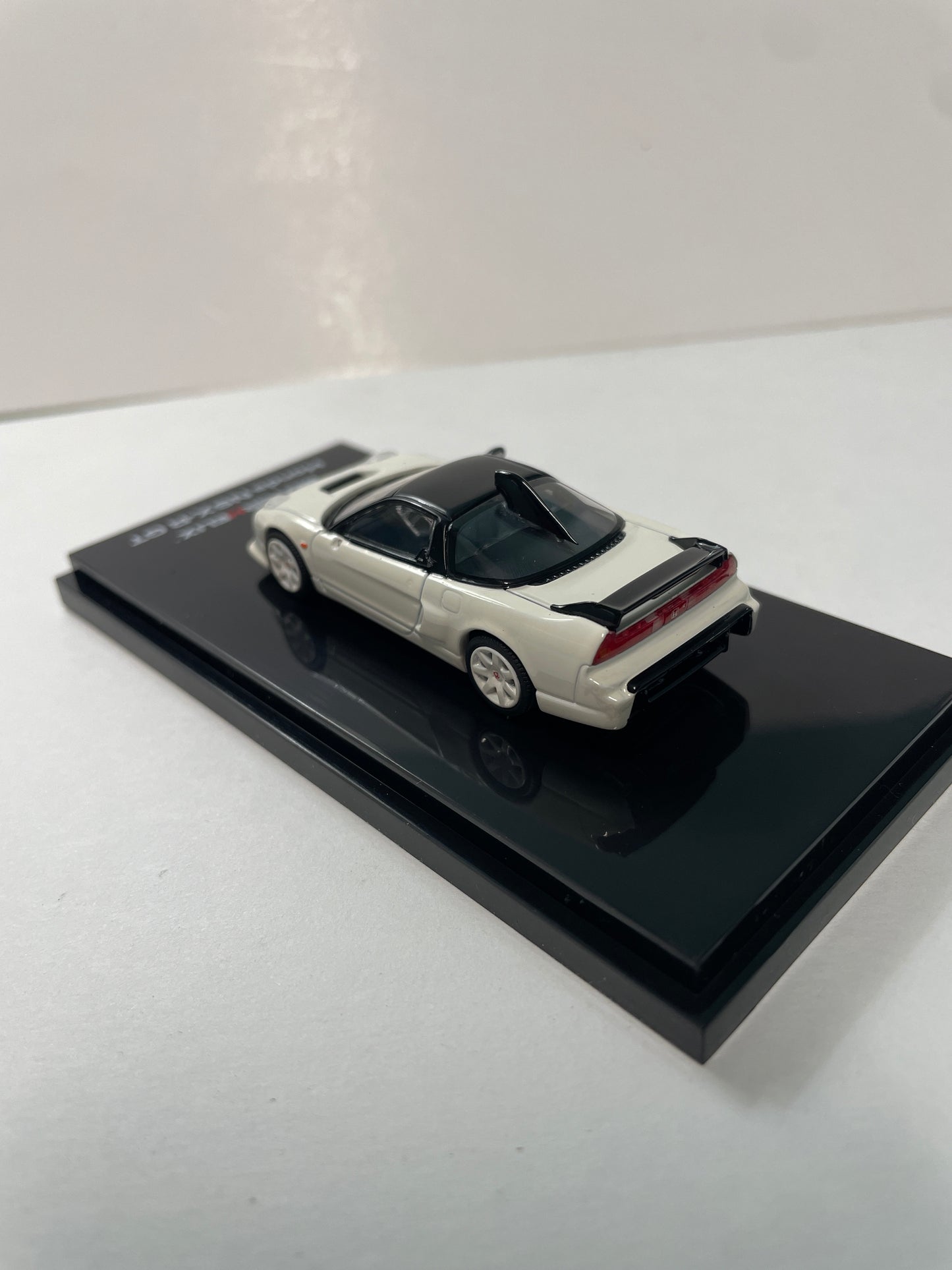 Motorhelix 1/64 Honda NSX-R GT Championship White - M65521 - Damaged Car (Read description)