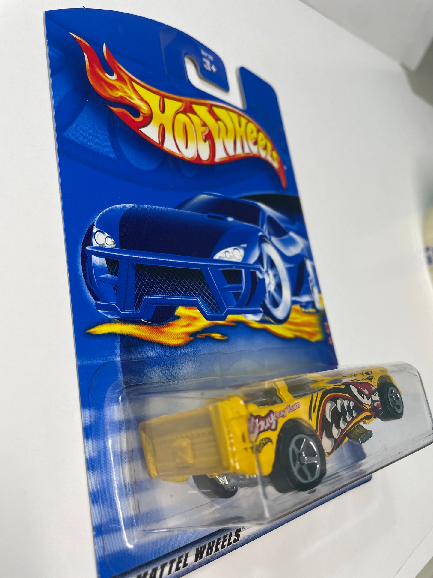 Hot Wheels 1/64 Side-Splitter Yellow - Damaged Box