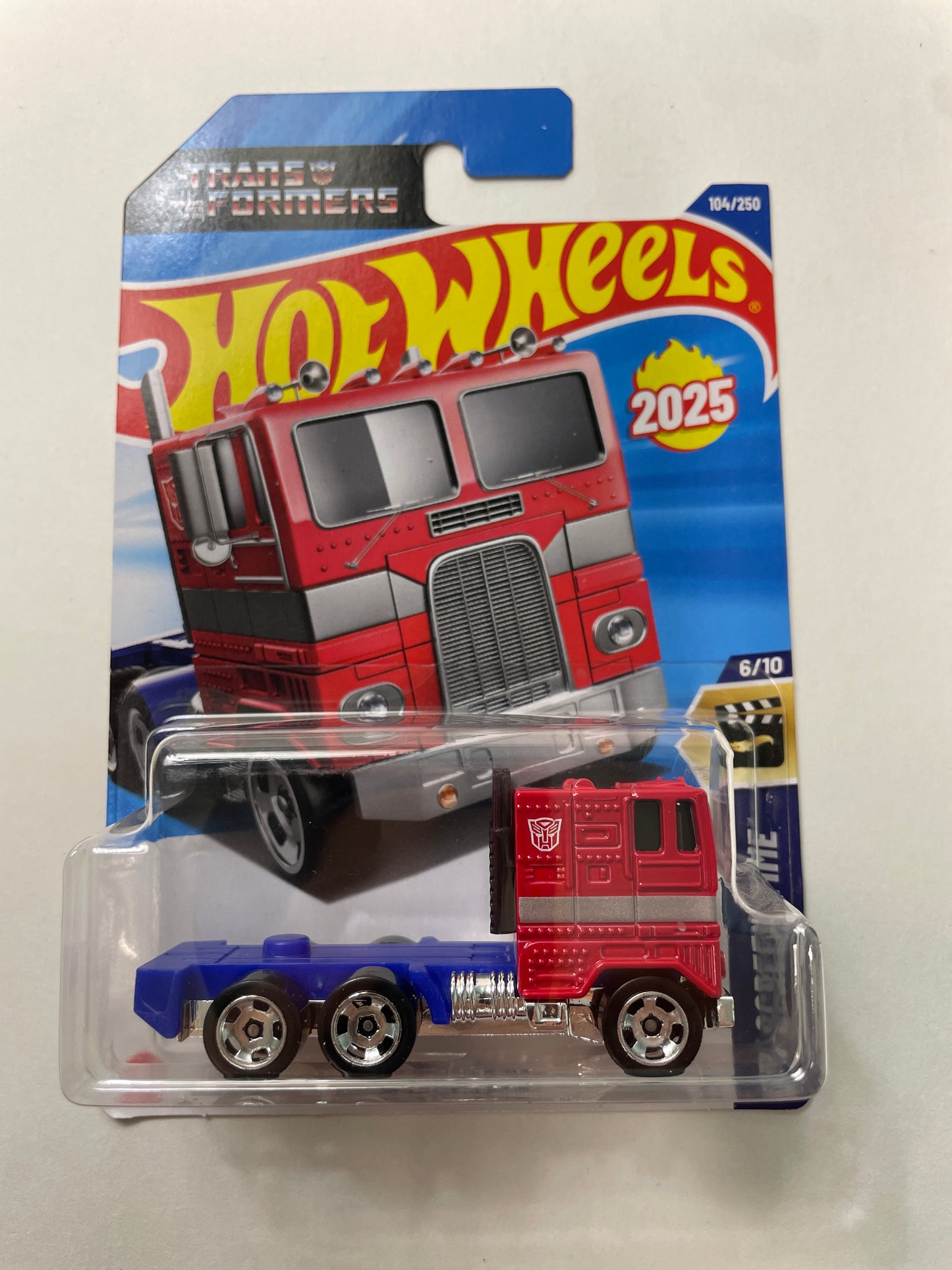 Hot Wheels 1/64 Transformers Optimus Prime Red & Blue