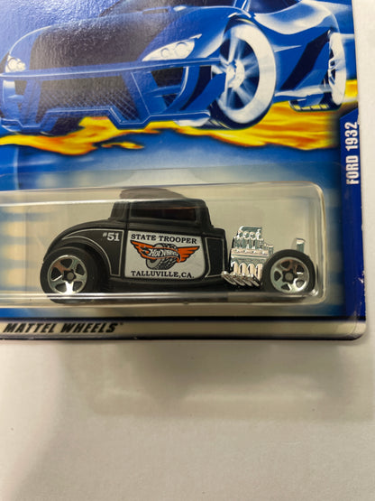 Hot Wheels 1/64 Ford 1932 Black - Damaged Box