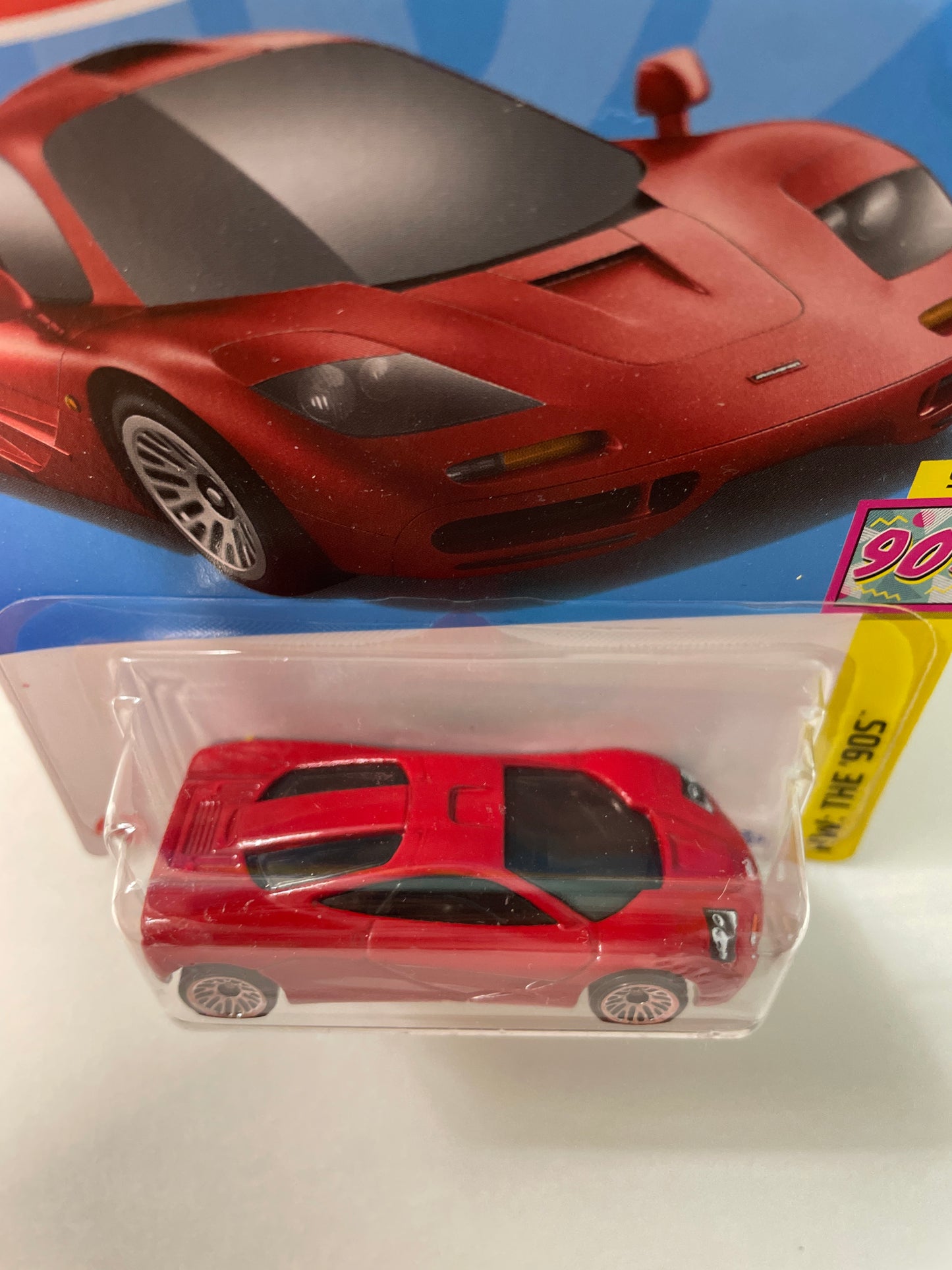 Hot Wheels 1/64 McLaren F1 Red - Damaged Box