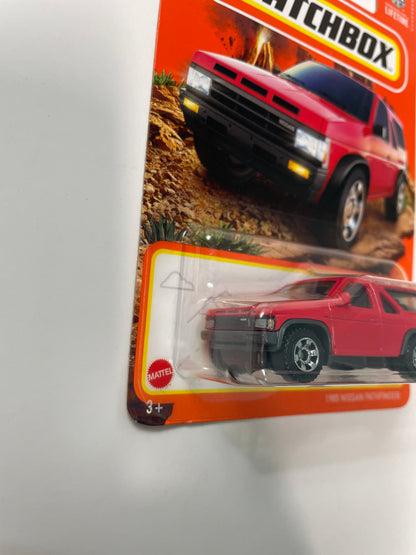 Matchbox 1/64 1985 Nissan Pathfinder Red - Damaged Card