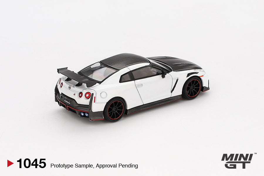 Mini GT 1/64 Nissan GT-R Nismo (R35) 2024 Brilliant White Pearl - MGT01045