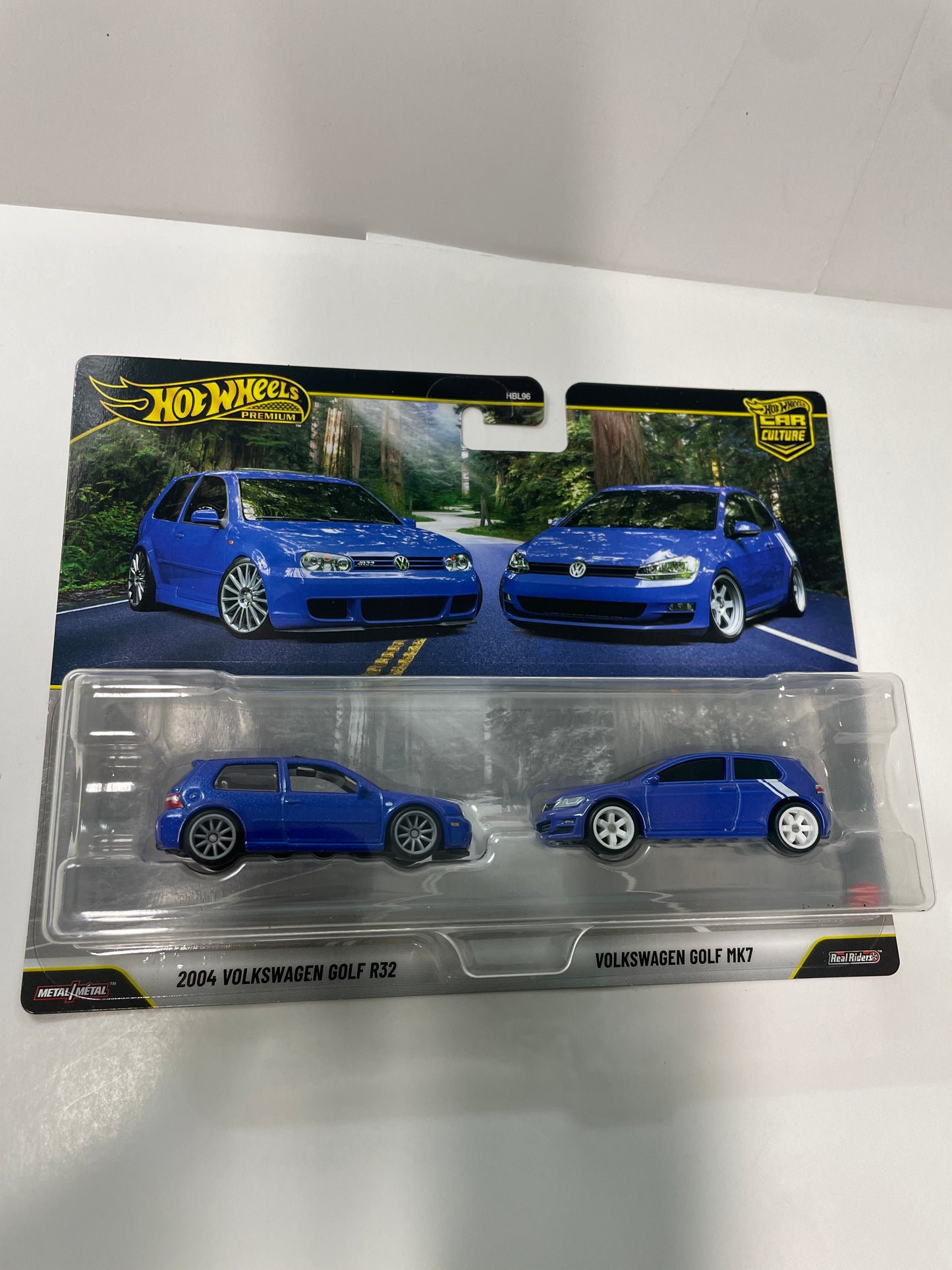 Hot Wheels 1/64 Premium Car Culture 2 Pack 2004 Volkwagen Golf R32 & Volkswagen Golf MK7 Blue - JHW49