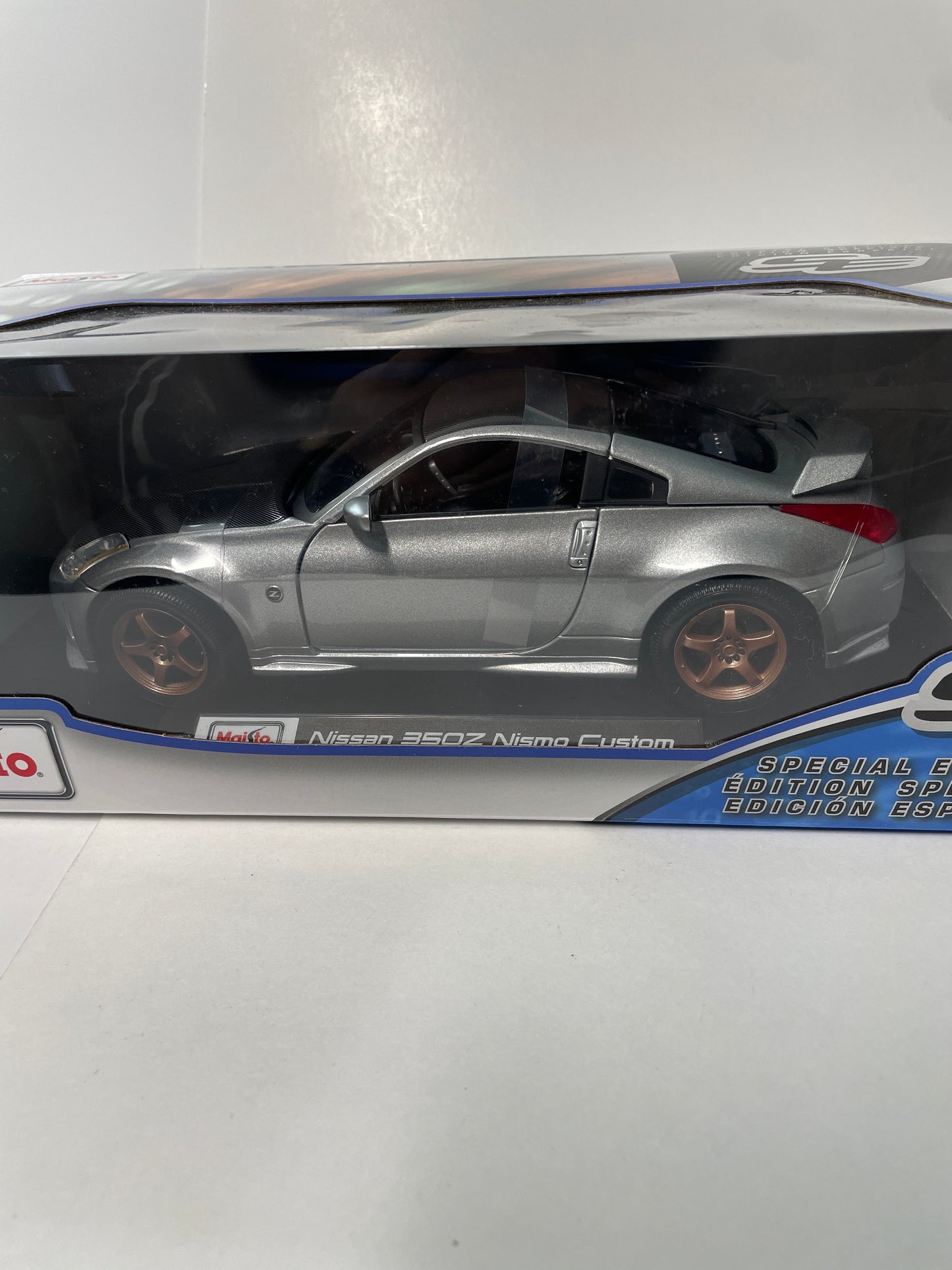 Maisto 1/18 Nissan 350z Nismo Custom Grey