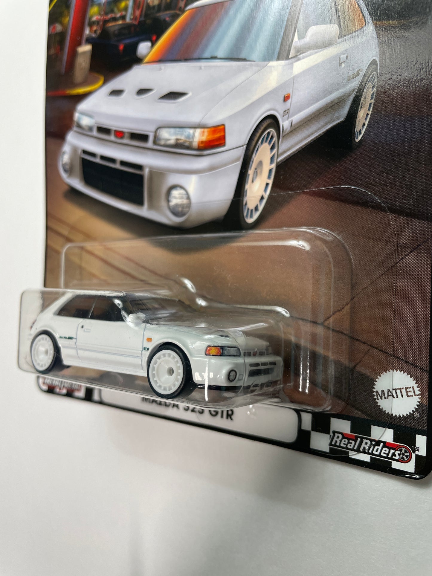Hot Wheels 1/64 Boulevard Mazda 323 GTR White