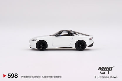 Mini GT 1/64 Nissan Fairlady Z Version ST 2023 Everest White