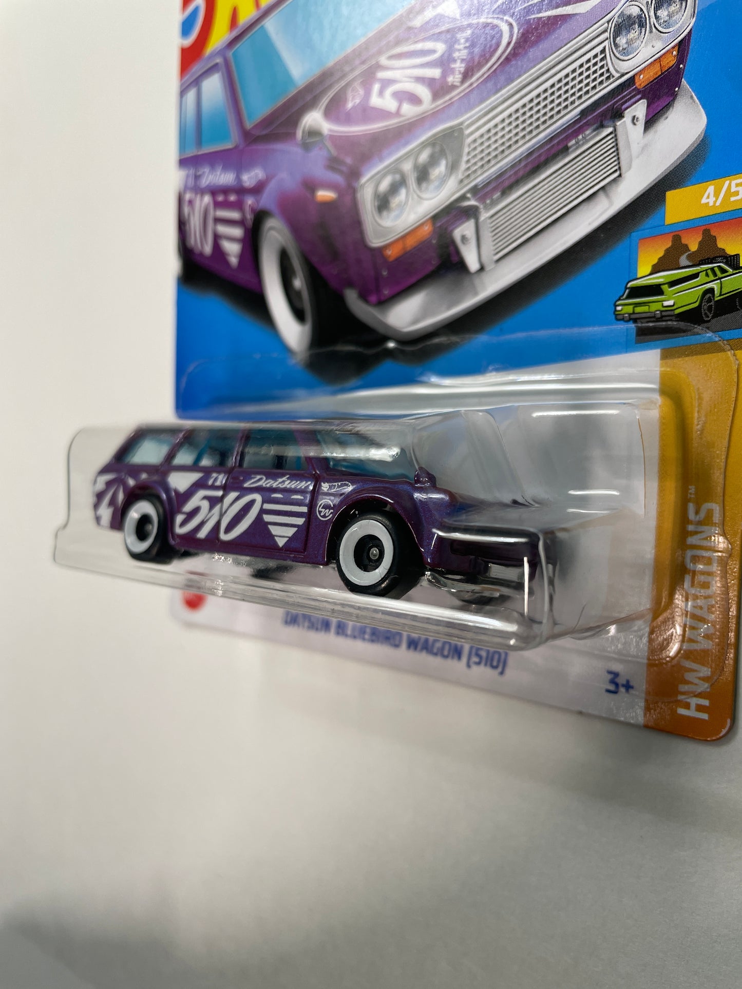 Hot Wheels 1/64 Datsun Bluebird Wagon (510) Purple - Damaged Box