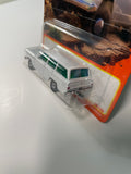 Matchbox 1/64 1964 Jeep Wagoneer White - Damaged Card