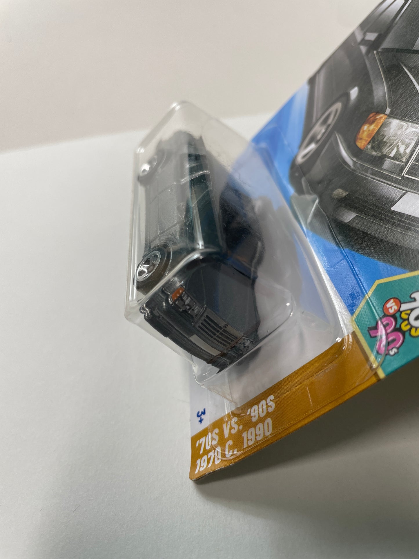 Hot Wheels 1/64 Mercedes-Benz 500 e Dark Grey - Damaged Box