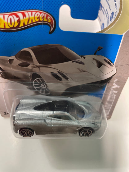 Hot Wheels 1/64 Pagani Huayra Short Card Silver
