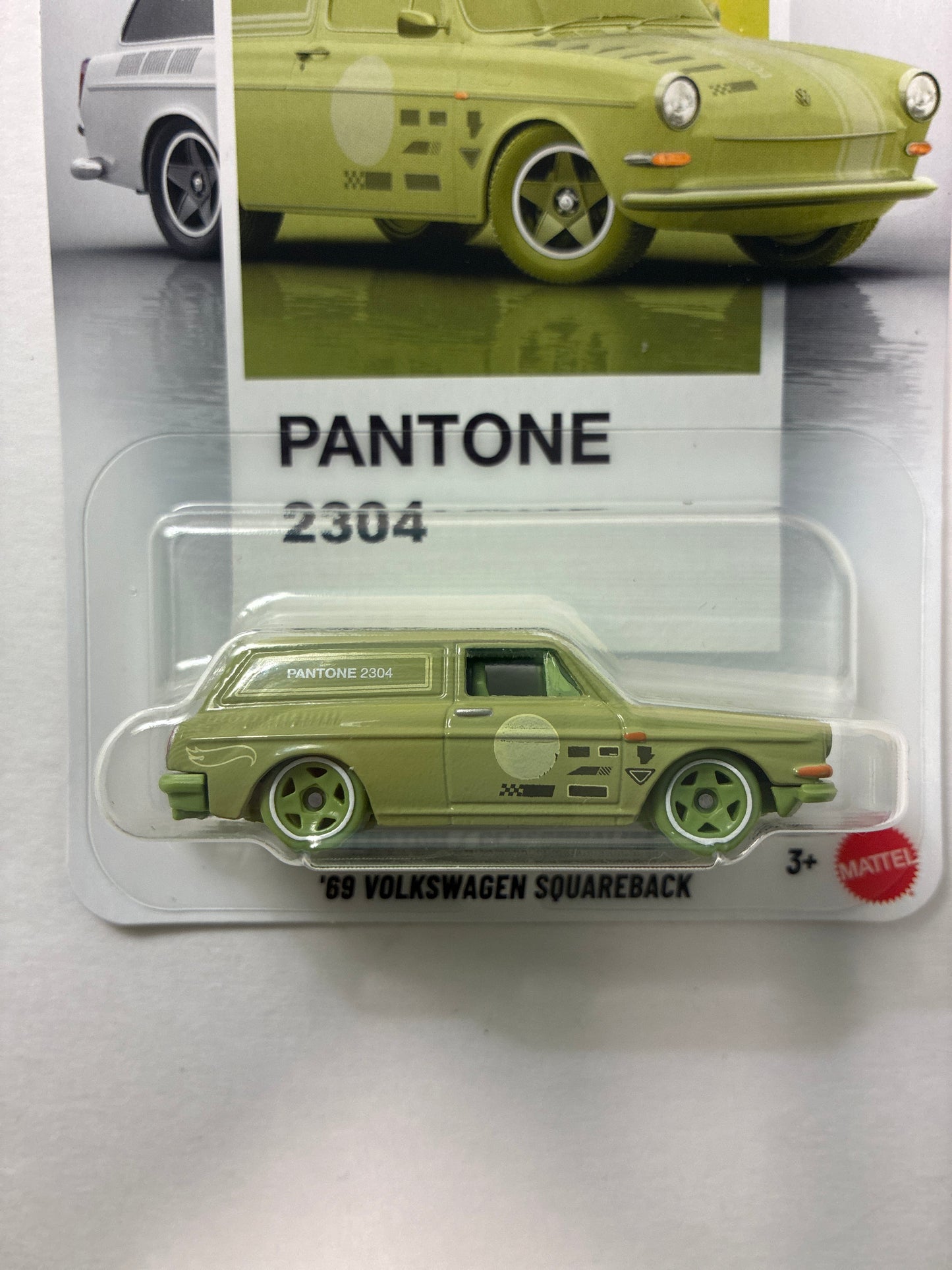 Hot Wheels 1/64 Silver Series Pantone #2304 Custom/ Personnalise '69 Volkswagen Squareback Green - JKY60