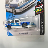 Hot Wheels 1/64 Volvo 850 Estate White - Damaged Card