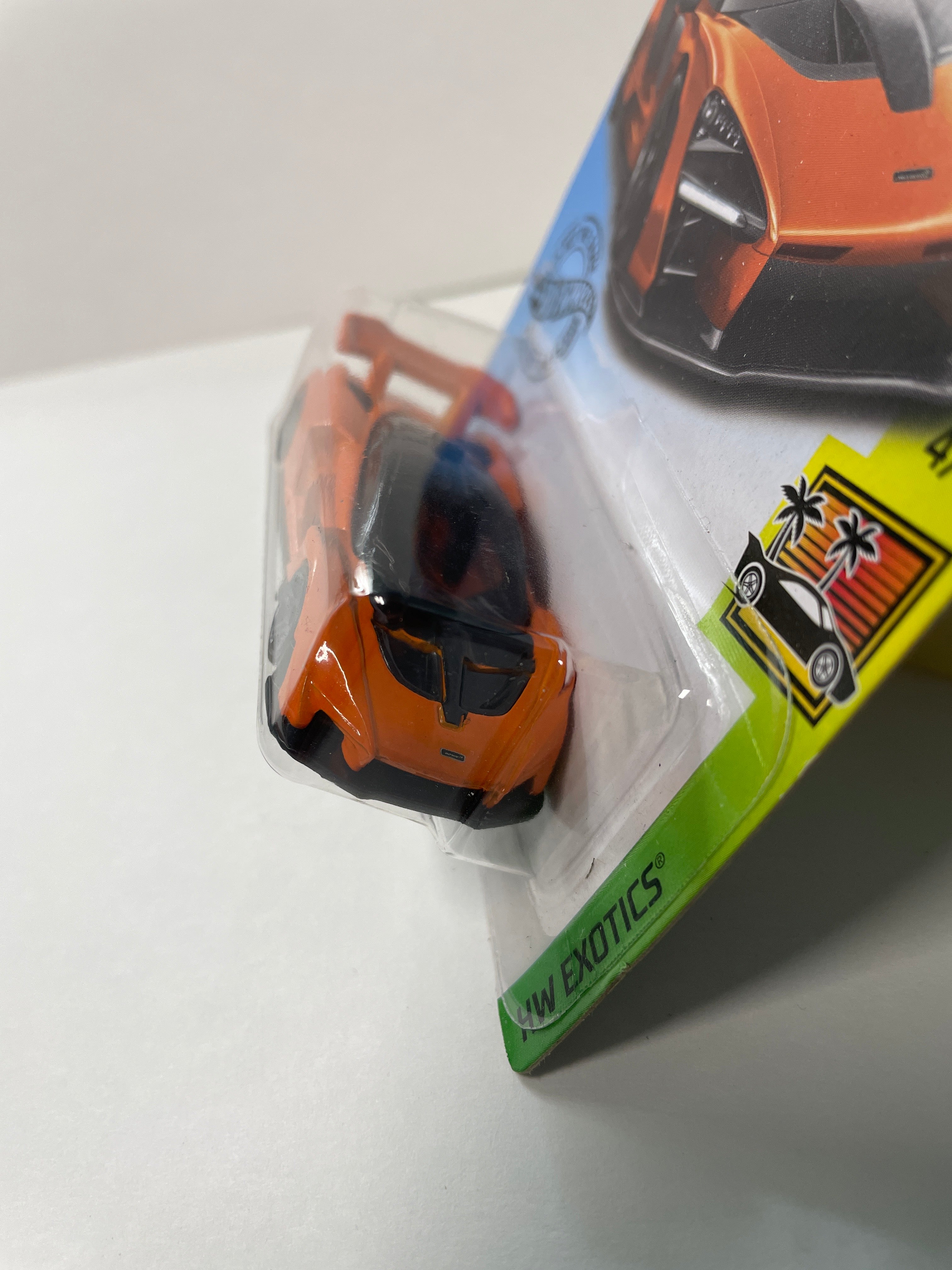 Hot Wheels 1/64 Forza Horizon 4 Mclaren Senna Orange - Damaged Box