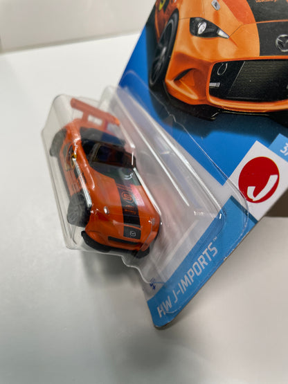 Hot Wheels 1/64 '15 Mazda MX-5 Miata Orange - Damaged Card