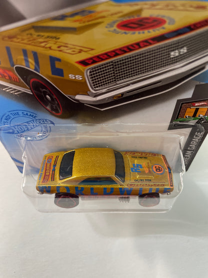 Hot Wheels 1/64 ‘67 Chevy Camaro Gold