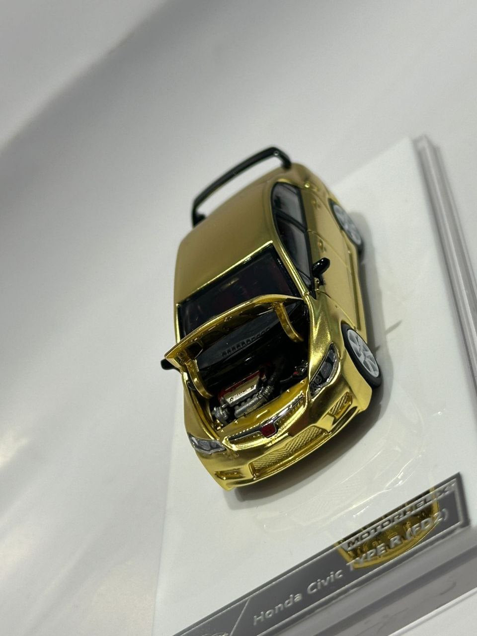 Motorhelix 1/64  Honda Civic Type R (FD2) Customized Chrome Paint Gold - The Diecast Expo 2025 Singapore Dinner Exclusive